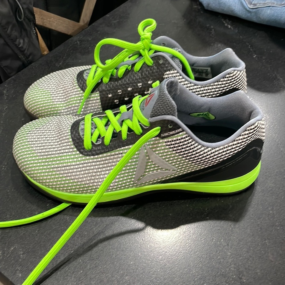 Never worn mens custom reebok nanos size 8.5